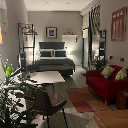 Hugo Mews Bright Studio Apartment 布瑞 外观 照片